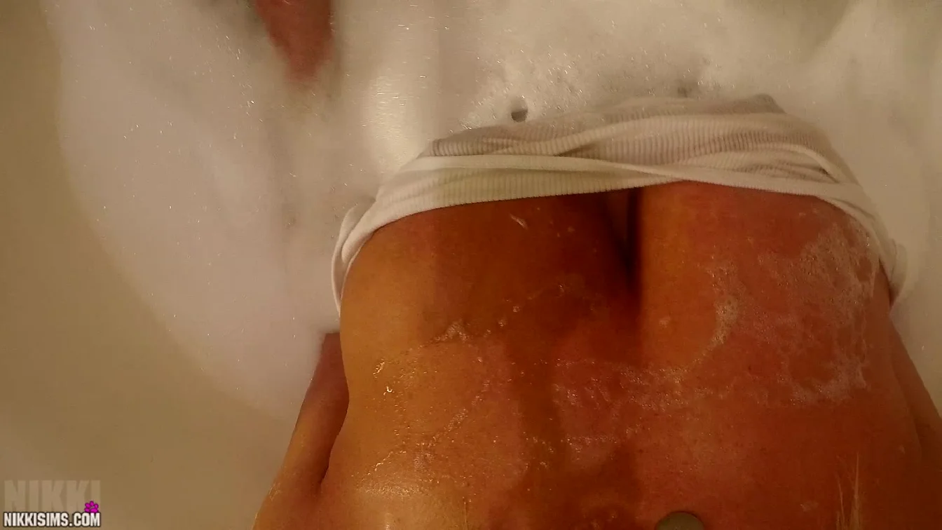 NikkiSims Tub POV XXX